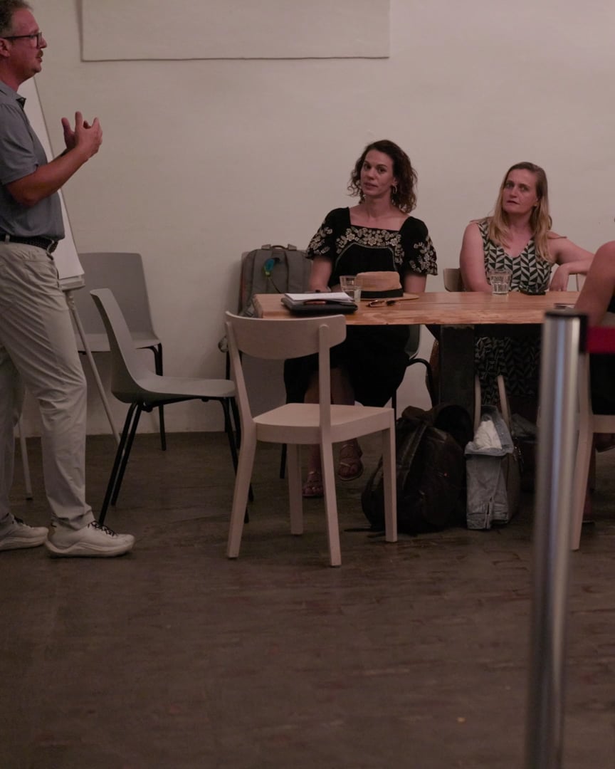 Sestřih z lokálního setkání u Vladana Hejnice, květen 2026. Svislé video.